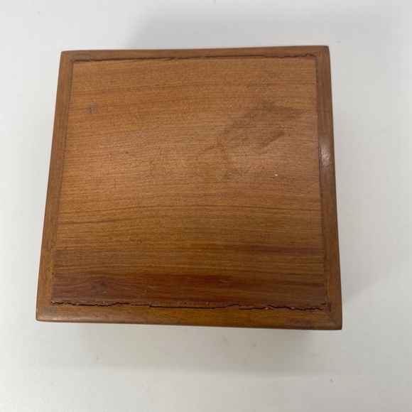 Vintage burl walnut wood trinket 3,5 inch by 3,5 inch #337 - Picture 4 of 6